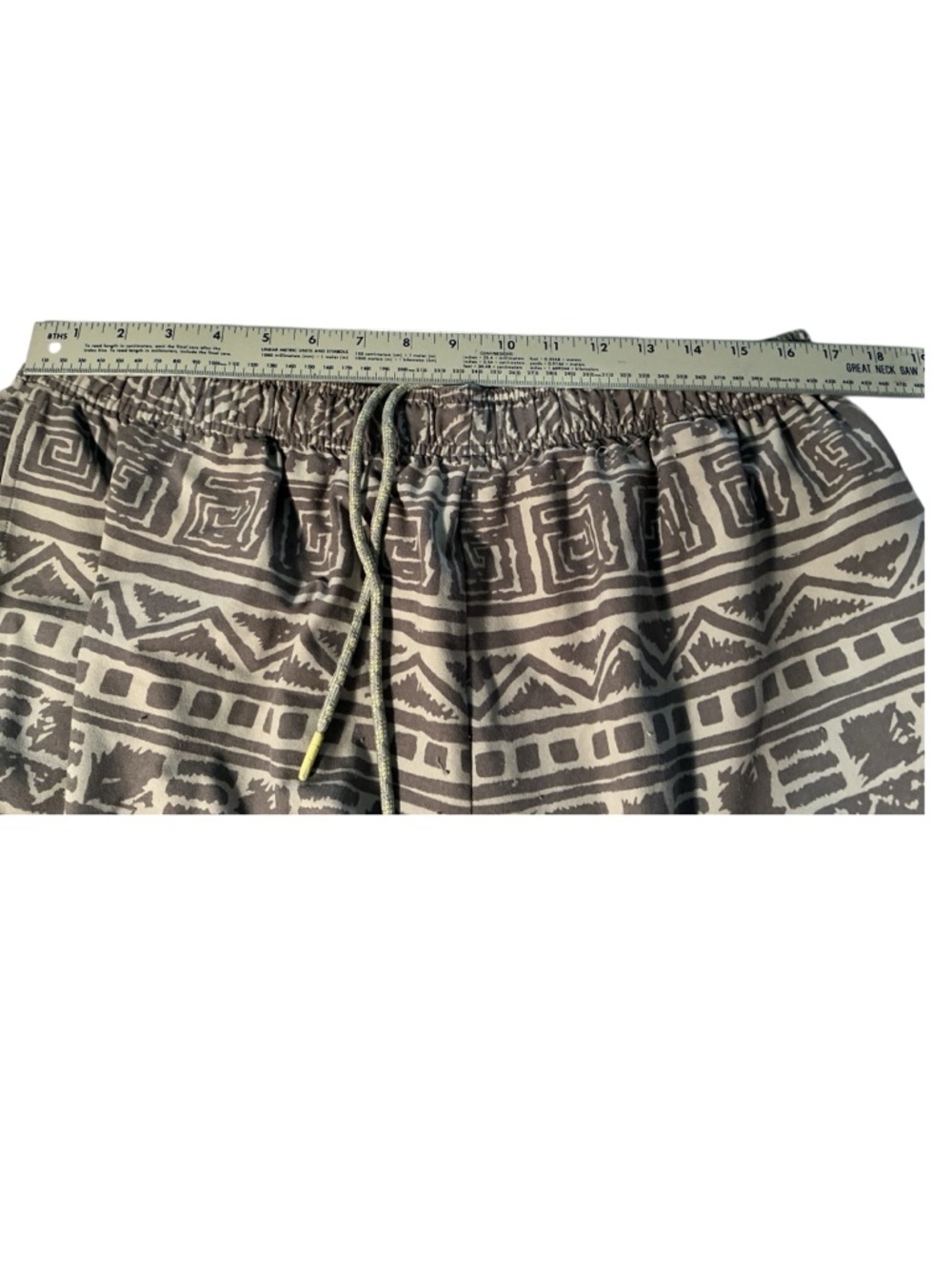 👍Chubbies Geometric Pattern Shorts  w/ Drawstring - Picture 9 of 10